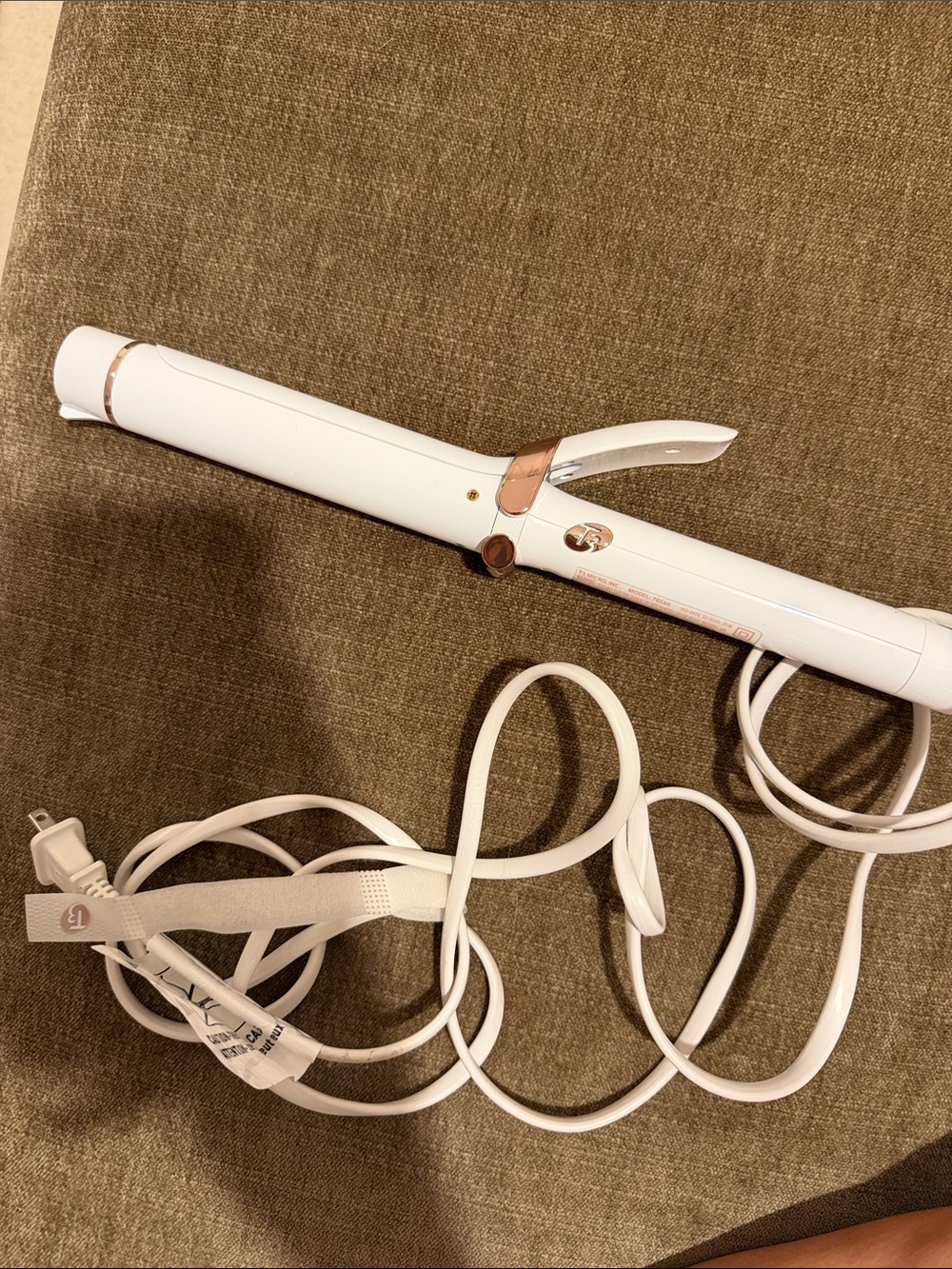 T3 micro ceramic barrel curling iron 1.25 inch - Picture 3 of 3